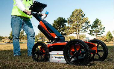 The RD1000TM cable and pipe surveyors